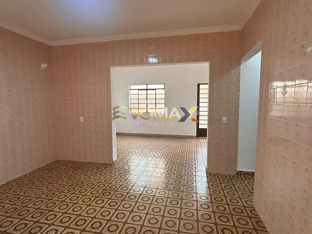 Casa com 210m² 3 quartos e 2 banheiros, à venda, no bairro Centro em Itapetininga