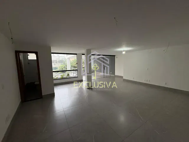 Casa com 1000m² 8 quartos e 5 banheiros, para alugar, no bairro Jardim Guanabara em Rio de Janeiro