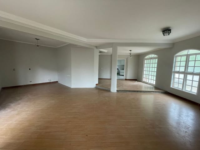Casa com 252m² 3 quartos e 5 banheiros, à venda, no bairro Urbanova em São José dos Campos