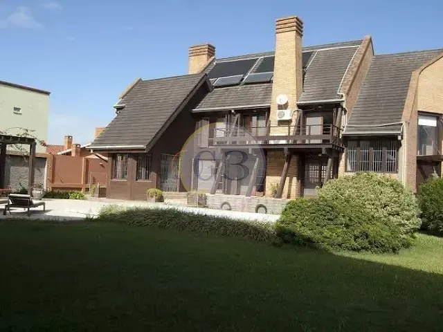 Casa 5 quartos e 8 banheiros, à venda, no bairro Areal em Pelotas