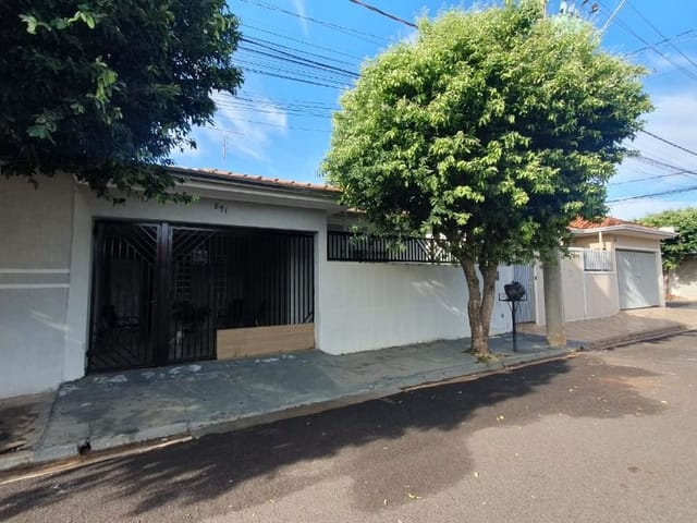 Casa com 165m² 3 quartos e 2 banheiros, à venda, no bairro Novo Parque Sao Vicente em Birigui