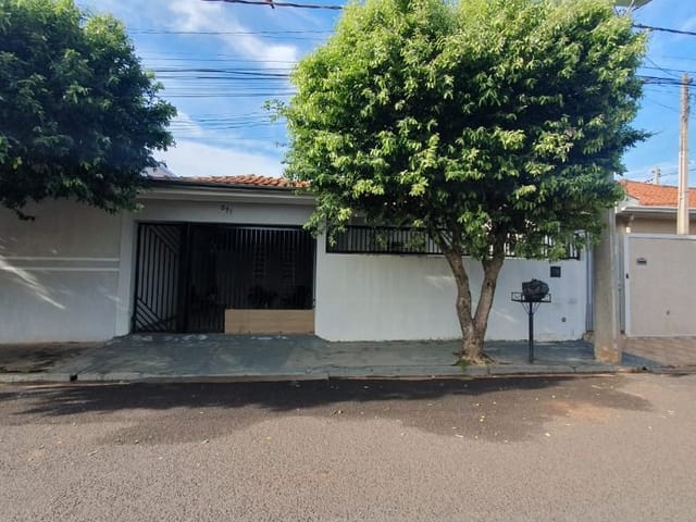 Casa com 165m² 3 quartos e 2 banheiros, à venda, no bairro Novo Parque Sao Vicente em Birigui