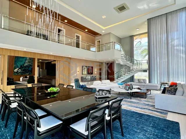Casa com 1050m² 7 quartos e 8 banheiros, à venda ou para alugar, no bairro Acapulco em Guarujá