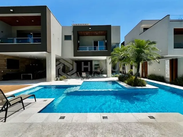 Casa com 1050m² 7 quartos e 8 banheiros, à venda ou para alugar, no bairro Acapulco em Guarujá