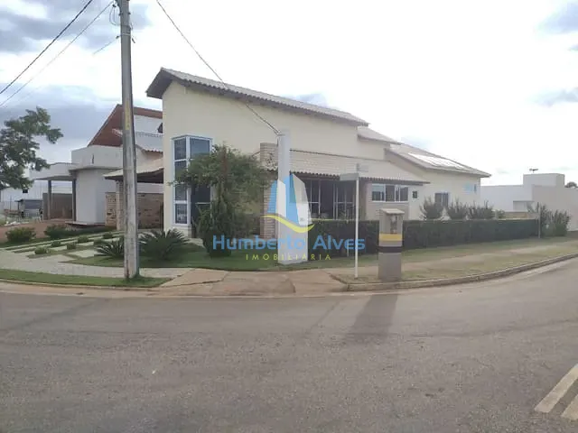 Casa 3 quartos e 4 banheiros, à venda, no bairro Universidade em Vitória da Conquista