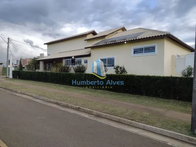 Casa 3 quartos e 4 banheiros, à venda, no bairro Universidade em Vitória da Conquista