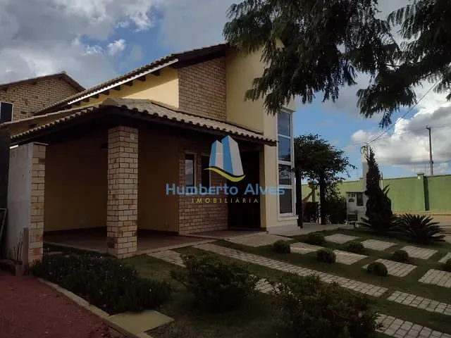 Casa 3 quartos e 4 banheiros, à venda, no bairro Universidade em Vitória da Conquista