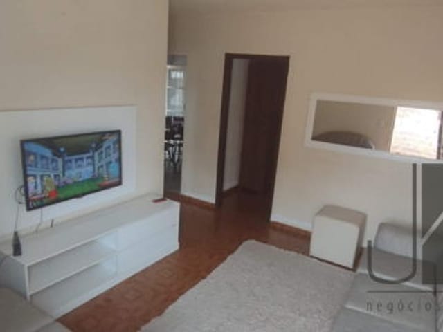 Casa com 280m² 2 quartos e 1 banheiro, à venda, no bairro Conjunto Parigot de Souza 3 em Londrina