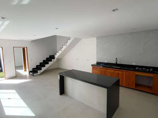 Casa 4 quartos e 4 banheiros, para alugar, no bairro Perequê em Ilhabela