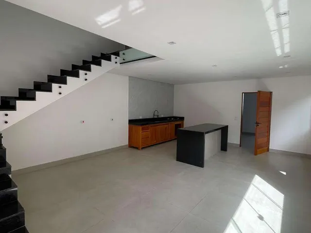 Casa 4 quartos e 4 banheiros, para alugar, no bairro Perequê em Ilhabela
