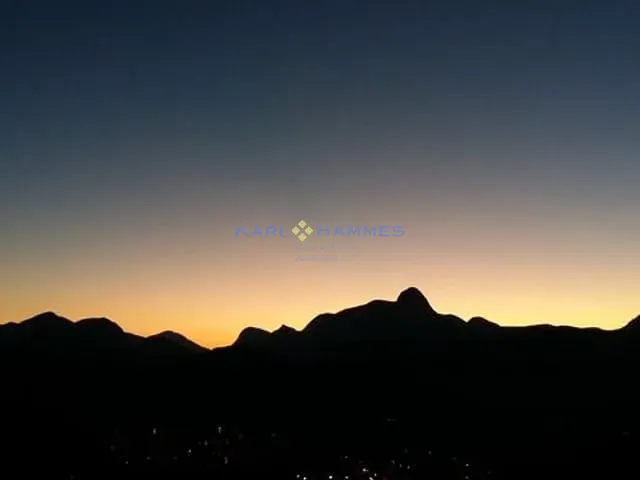 Casa com 1500m² 4 quartos e 5 banheiros, à venda, no bairro Nogueira em Petrópolis
