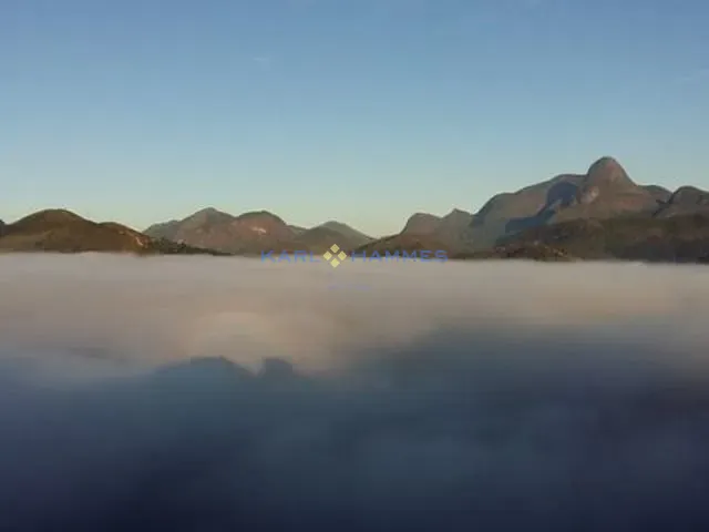 Casa com 1500m² 4 quartos e 5 banheiros, à venda, no bairro Nogueira em Petrópolis