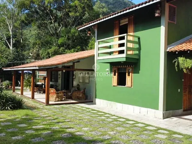 Casa com 1861m² 4 quartos e 3 banheiros, à venda, no bairro Bom Retiro em Teresópolis