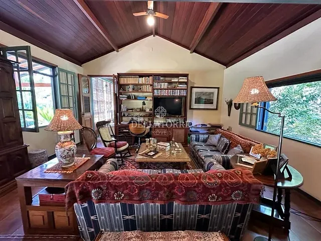 Casa com 1861m² 4 quartos e 3 banheiros, à venda, no bairro Bom Retiro em Teresópolis