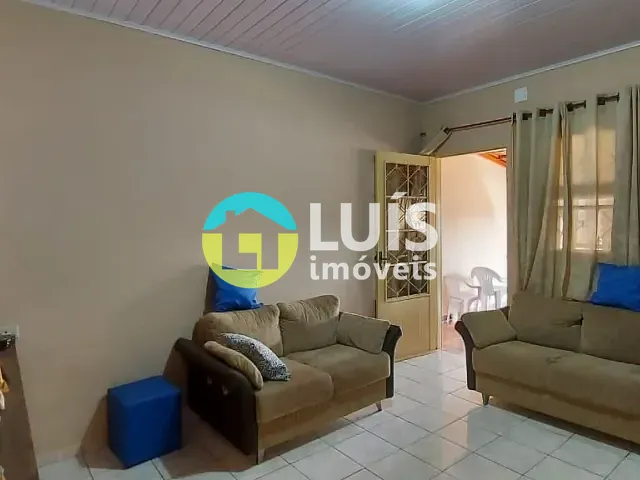 Casa 2 quartos e 1 banheiro, à venda, no bairro Novo Horizonte em Guaranésia