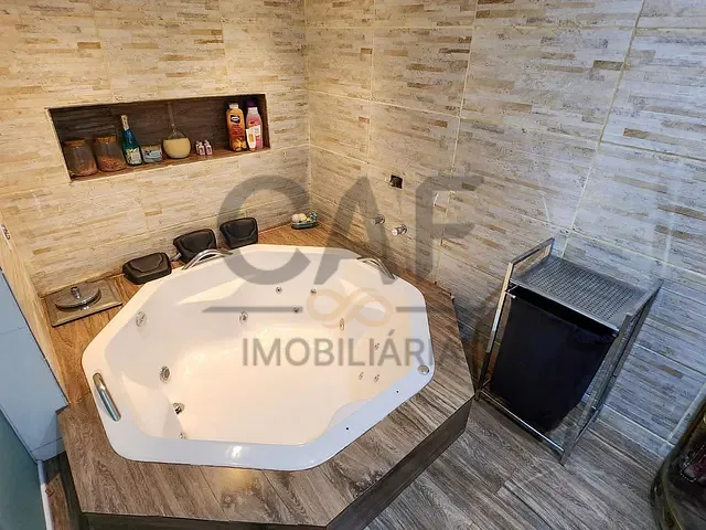 Casa com 374m² 4 quartos e 4 banheiros, à venda, no bairro Florianópolis em Jaguariúna