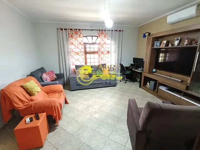 Casa com 360m² 3 quartos e 3 banheiros, à venda, no bairro Vila Aeroporto em Campinas