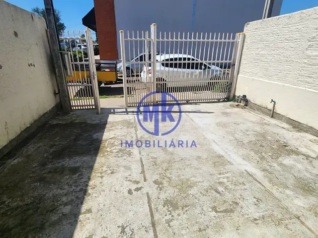 Casa 2 quartos e 1 banheiro, para alugar, no bairro Chácara das Rosas em Cachoeirinha