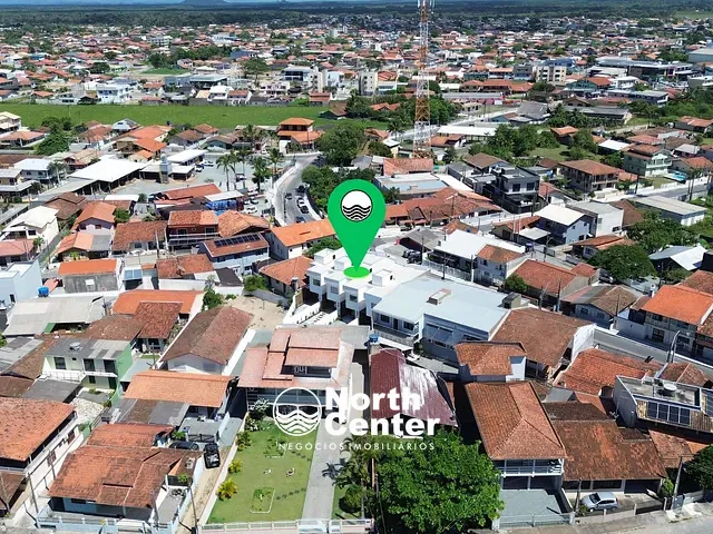 Casa com 135m² 3 quartos e 3 banheiros, à venda, no bairro Centro em Balneário Barra do Sul
