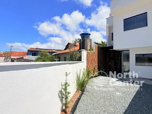 Casa com 135m² 3 quartos e 3 banheiros, à venda, no bairro Centro em Balneário Barra do Sul