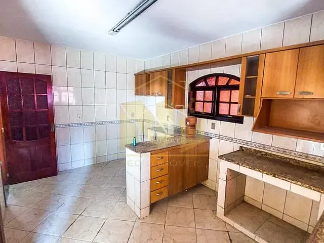 Casa com 460m² 3 quartos e 2 banheiros, à venda, no bairro Centro em Maricá