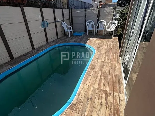 Casa com 100m² 3 quartos e 2 banheiros, à venda, no bairro Umuharama em Pelotas