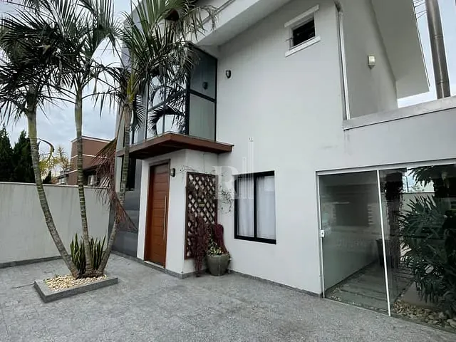 Casa 2 quartos e 3 banheiros, à venda ou para alugar, no bairro Areias em Tijucas
