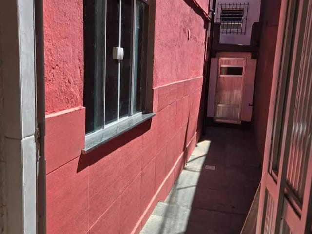 Casa 2 quartos e 2 banheiros, à venda, no bairro Mosela em Petrópolis