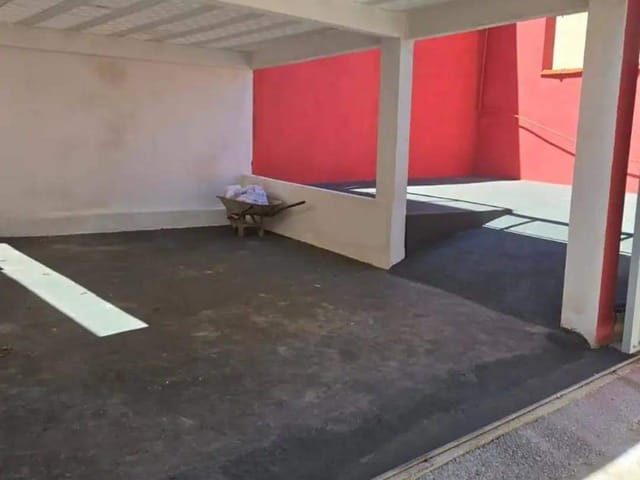 Casa 2 quartos e 2 banheiros, à venda, no bairro Mosela em Petrópolis