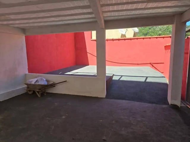 Casa 2 quartos e 2 banheiros, à venda, no bairro Mosela em Petrópolis