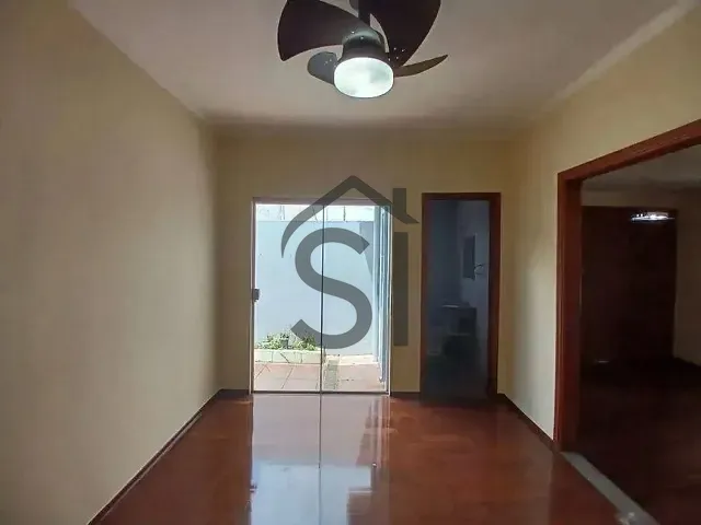 Casa 3 quartos e 3 banheiros, para alugar, no bairro Chácara Machadinho I em Americana
