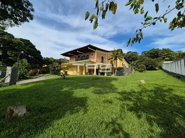 Casa com 2478m² 4 quartos e 2 banheiros, à venda, no bairro Jardim Pérola em Guaratinguetá