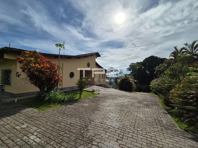 Casa com 2478m² 4 quartos e 2 banheiros, à venda, no bairro Jardim Pérola em Guaratinguetá