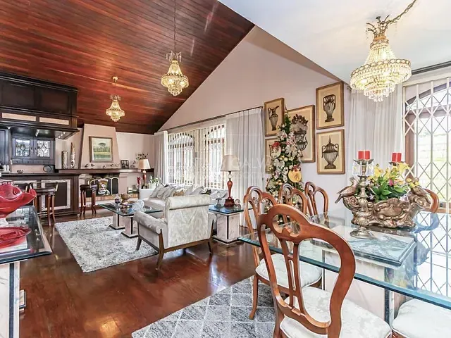 Casa com 418m² 4 quartos e 7 banheiros, à venda, no bairro Jardim Social em Curitiba