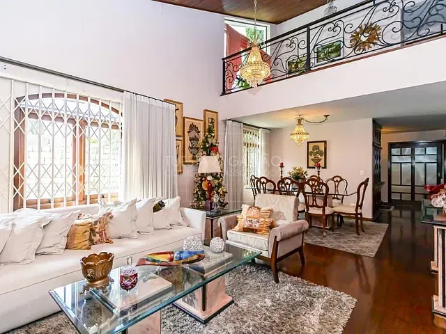 Casa com 418m² 4 quartos e 7 banheiros, à venda, no bairro Jardim Social em Curitiba