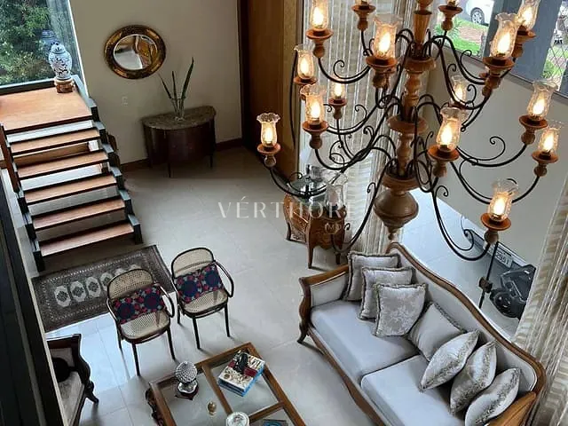 Casa com 507m² 4 quartos e 6 banheiros, à venda, no bairro Esperança em Londrina