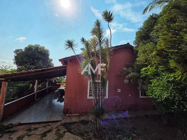 Casa com 678m² 4 quartos e 2 banheiros, à venda, no bairro Setor Habitacional Vicente Pires - Trecho 3 em Brasília