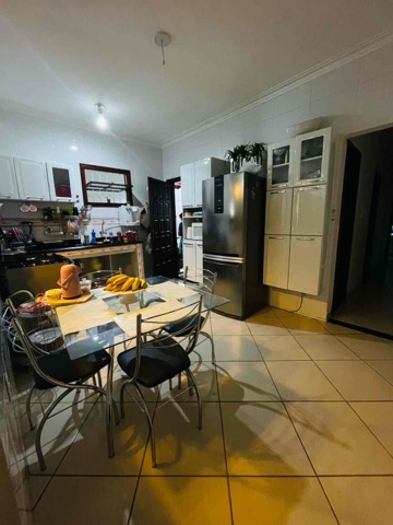 Casa com 180m² 2 quartos e 2 banheiros, à venda, no bairro Parque Jóquei Club em Campos dos Goytacazes
