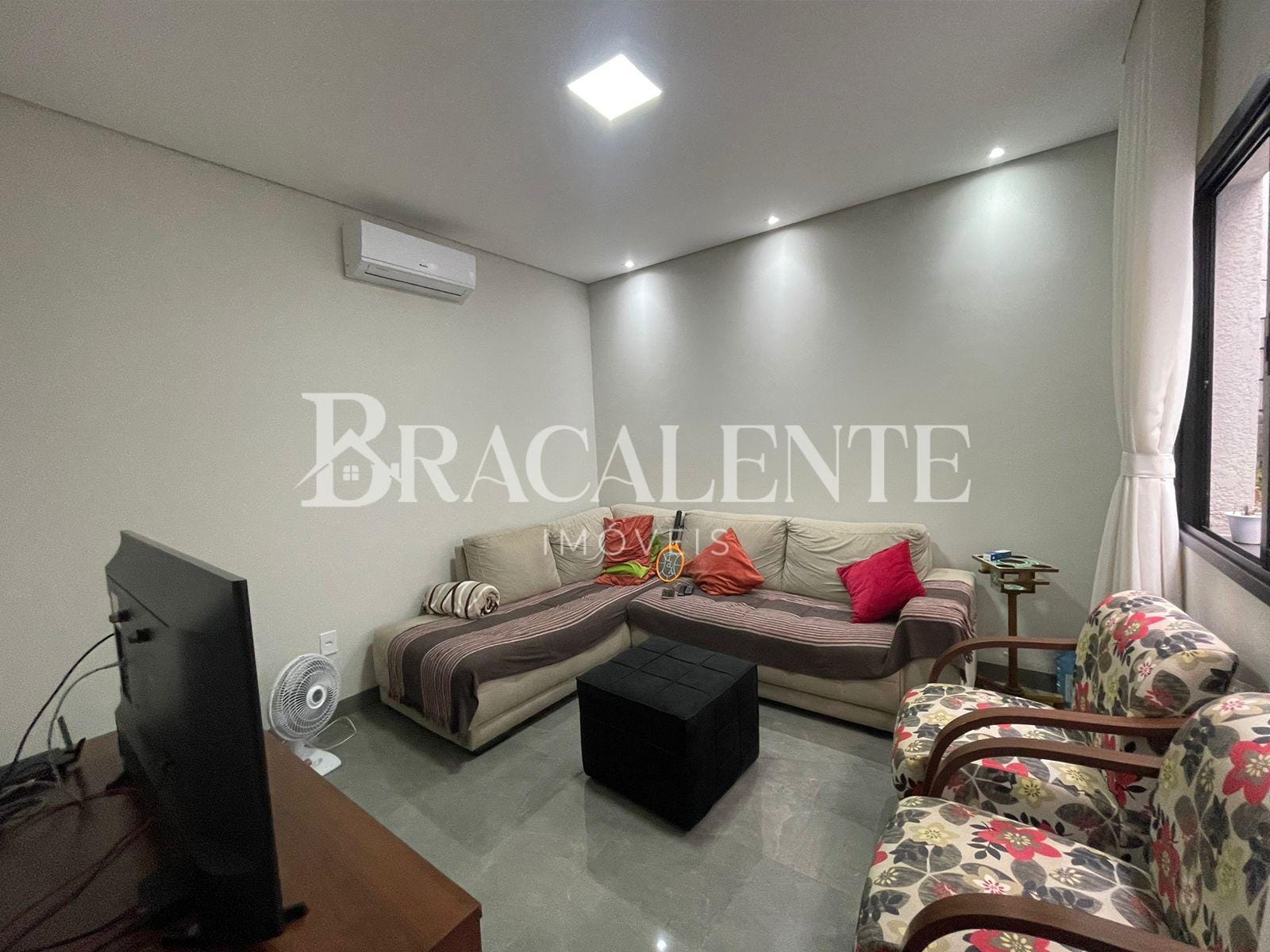 Casa à venda com 2 quartos, 286m² - Foto 4