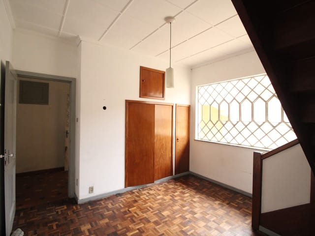 Casa com 658m² 3 quartos e 4 banheiros, à venda, no bairro Centro em Ponta Grossa