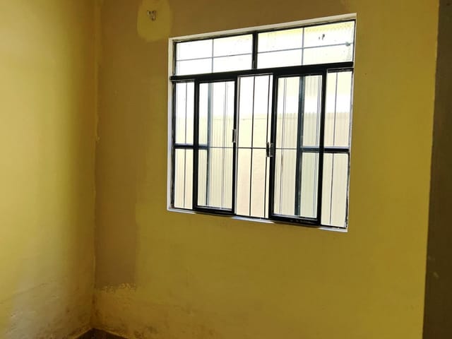Casa 2 quartos e 1 banheiro, à venda, no bairro Vale do Sol em Governador Valadares