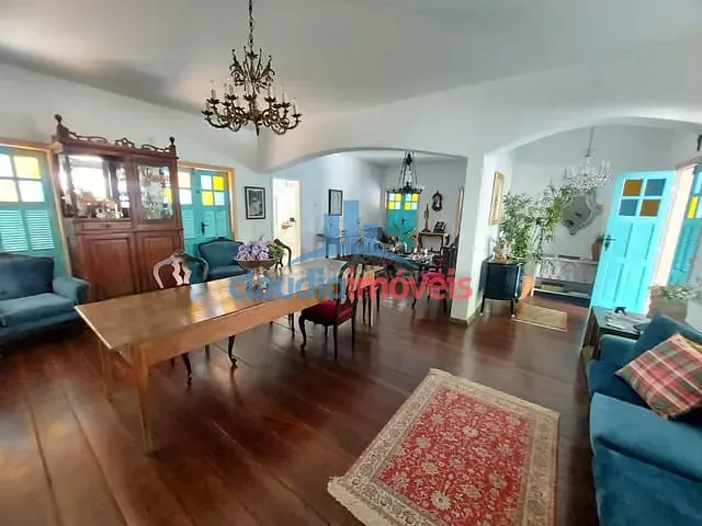 Casa 4 quartos e 2 banheiros, à venda, no bairro Santa Rosa em Barra Mansa