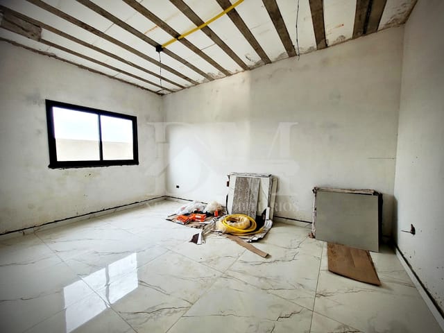 Sobrado com 519m² 3 quartos e 1 banheiro, à venda, no bairro Jardim Europa em Jaguariaíva