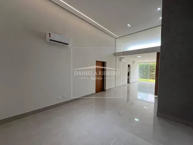 Casa com 370m² 3 quartos e 5 banheiros, à venda, no bairro Vivendas do Arvoredo em Londrina