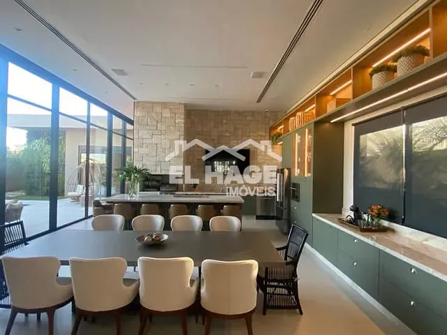 Casa com 723m² 4 quartos e 6 banheiros, à venda, no bairro Jardim Itália em Cuiabá