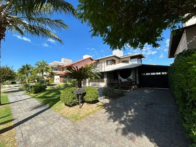Casa 4 quartos e 4 banheiros, à venda, no bairro Jurerê Internacional em Florianópolis