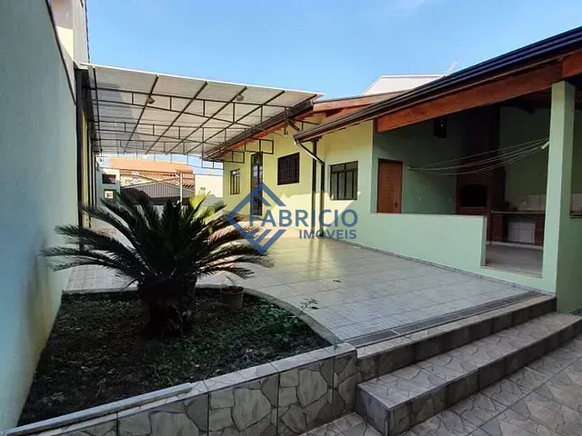 Casa com 250m² 4 quartos e 4 banheiros, à venda, no bairro Jardim Miriam em Vinhedo