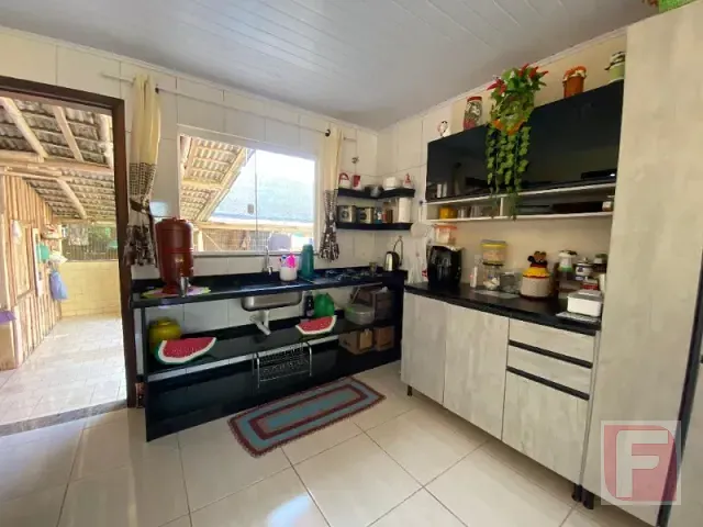 Casa 2 quartos e 1 banheiro, à venda, no bairro Continental em Itapoá