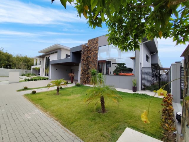 Casa com 450m² 3 quartos e 3 banheiros, à venda, no bairro Condomínio Residencial Colinas do Paratehy em São José dos Campos