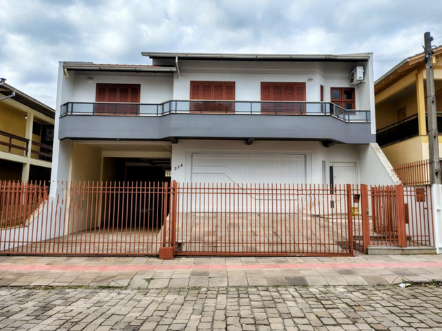 Casa 3 quartos e 3 banheiros, à venda, no bairro Sagrada Família em Nova Prata